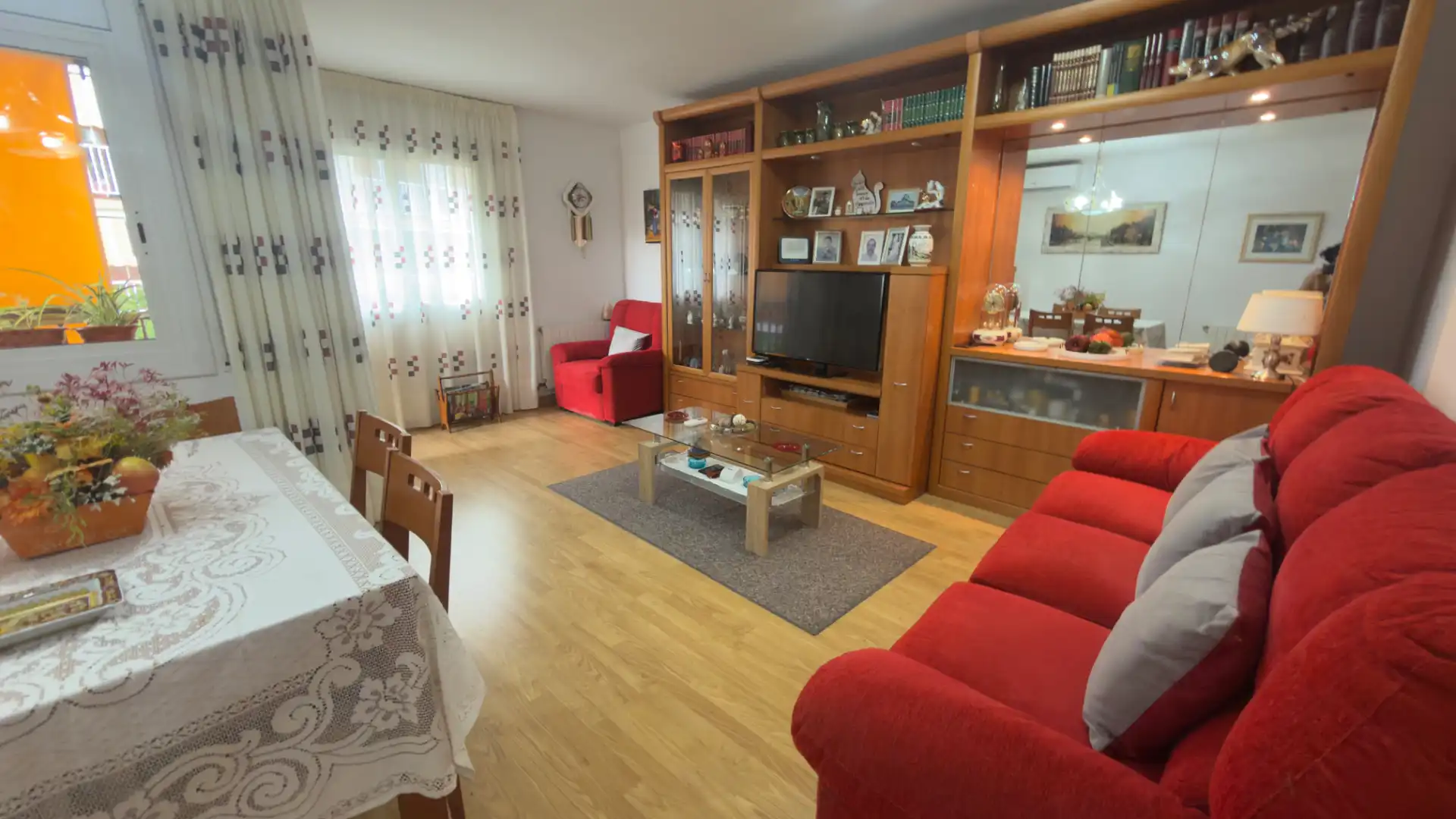Sala de estar de Piso en venta en Vilanova i la Geltrú con Aire acondicionado, Calefacción y Parquet