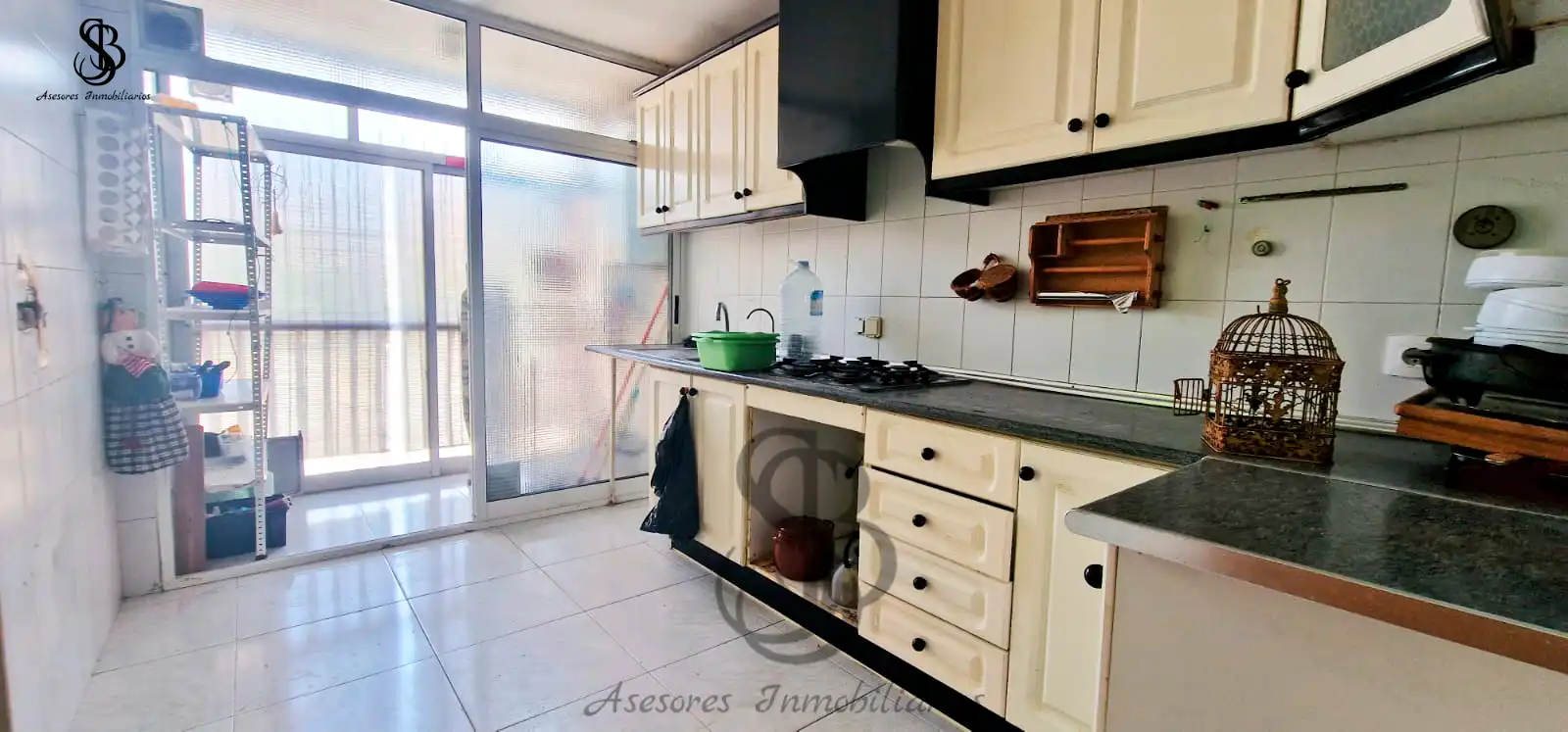 Cocina de Casa adosada en venta en Alicante / Alacant con Aire acondicionado, Calefacción y Jardín privado