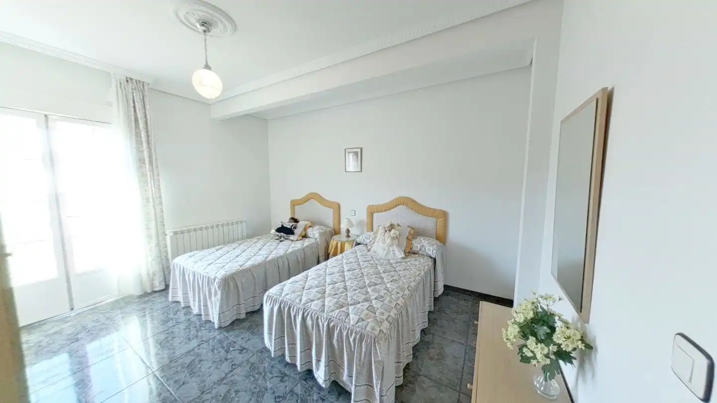 Habitación de Piso en venta en Navahermosa con Calefacción, Terraza y Amueblado