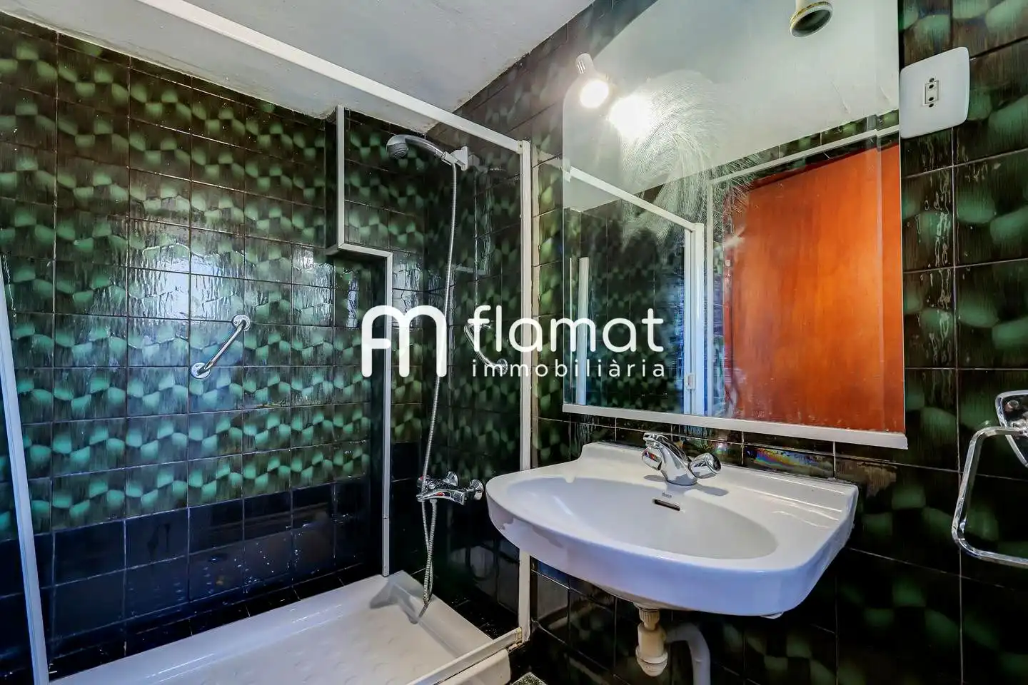 Badezimmer von Country house zum Verkauf in Santa Coloma de Gramenet mit Privatgarten und Terrasse