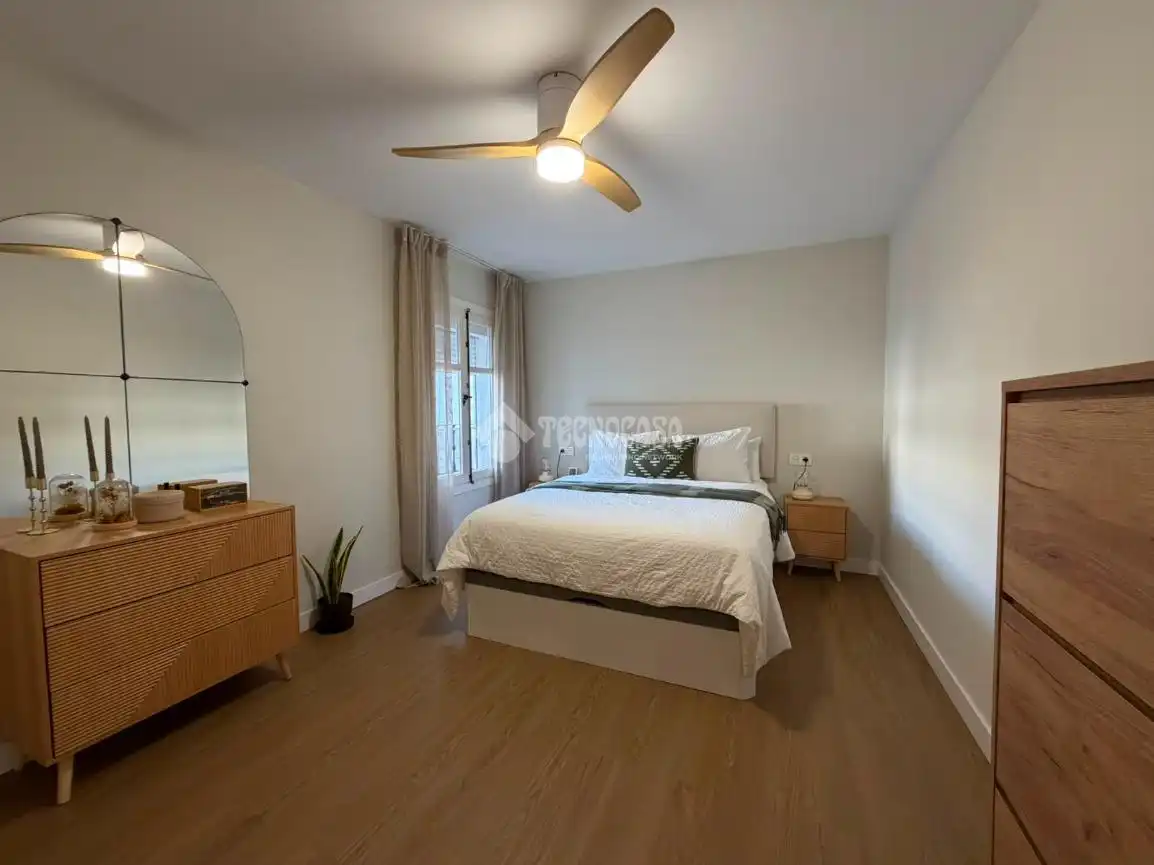 Schlafzimmer von Wohnung zum Verkauf in Manilva mit Parkett und Gemeinschaftspool