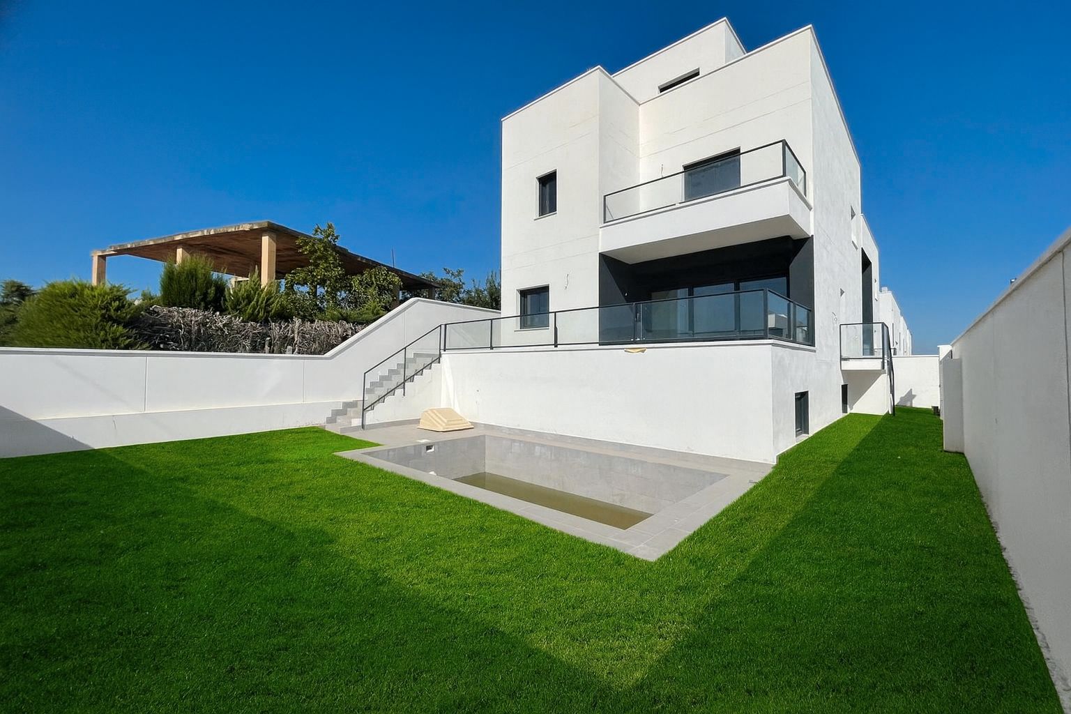 Vista exterior de Casa o xalet en venda en Alhendín amb Aire condicionat, Calefacció i Jardí privat