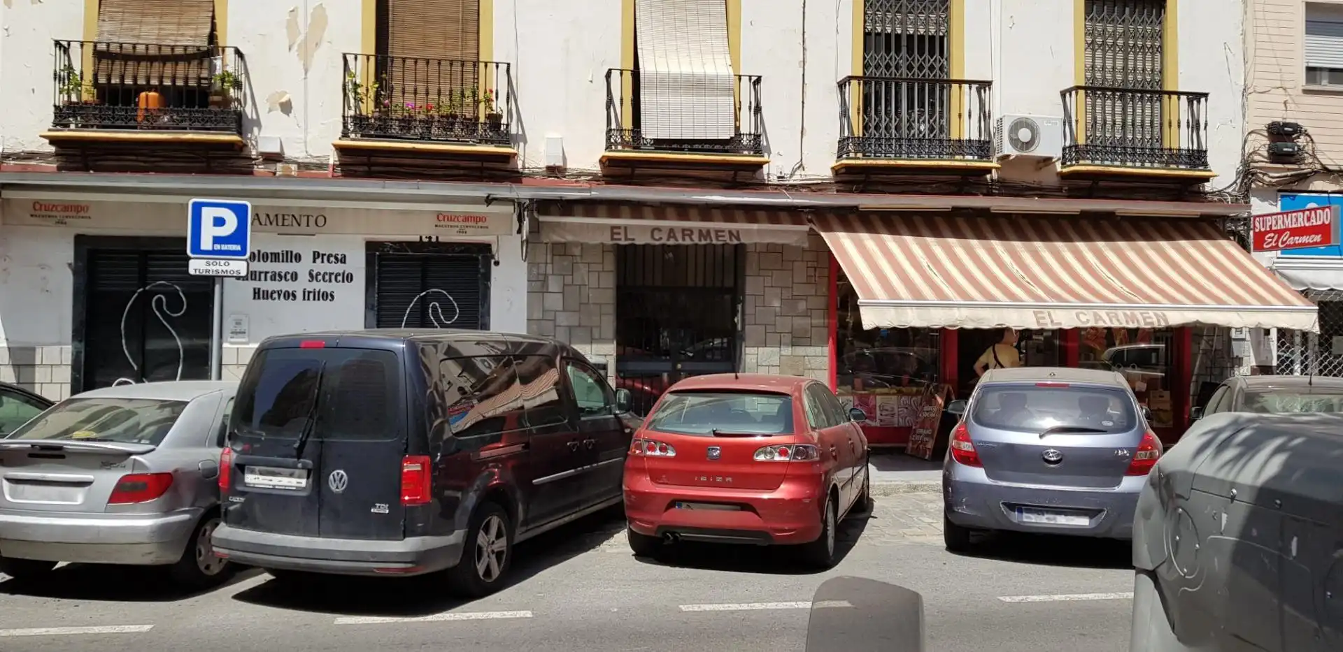 Exterior view of Garage for sale in Sevilla