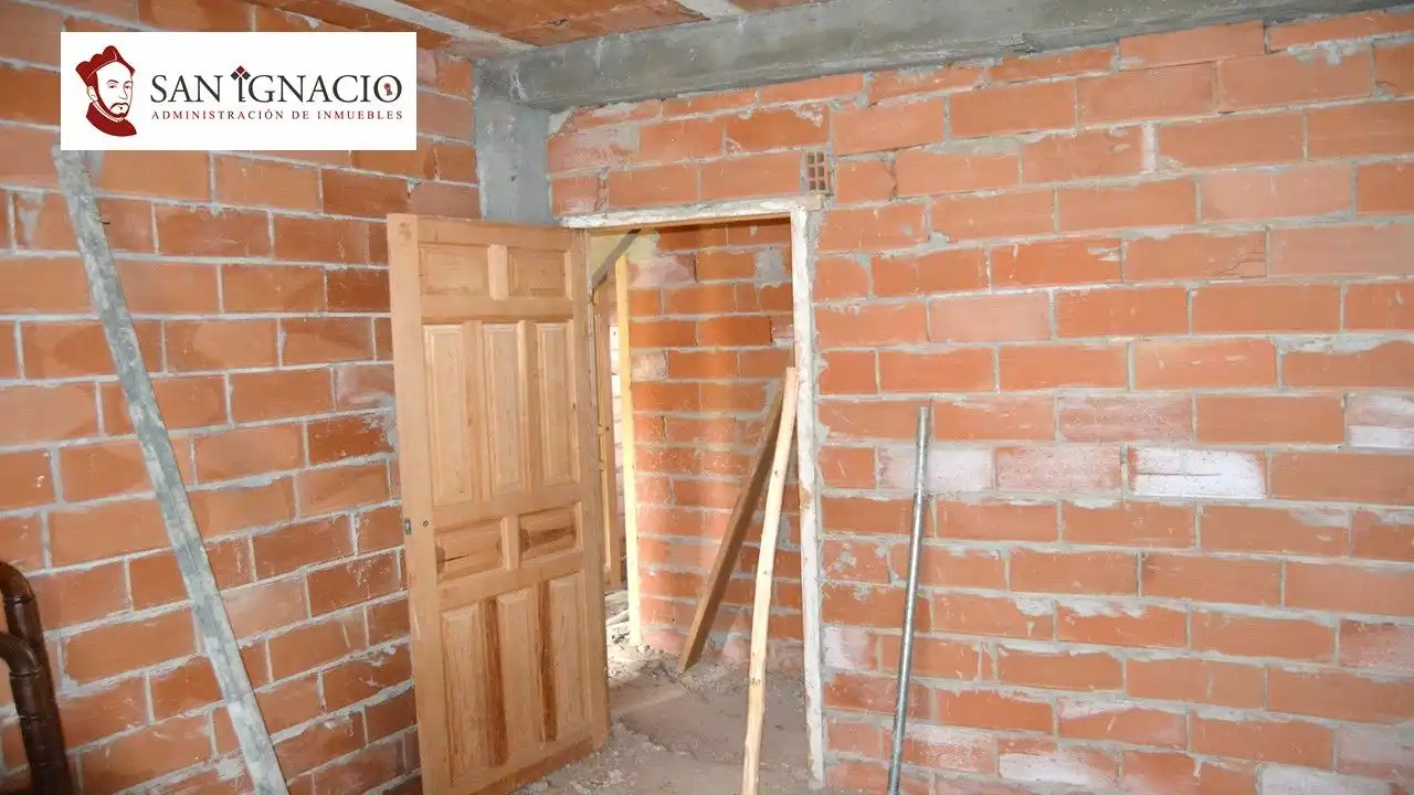 Casa adosada en venta en Valle de Zamanzas con Jardín privado