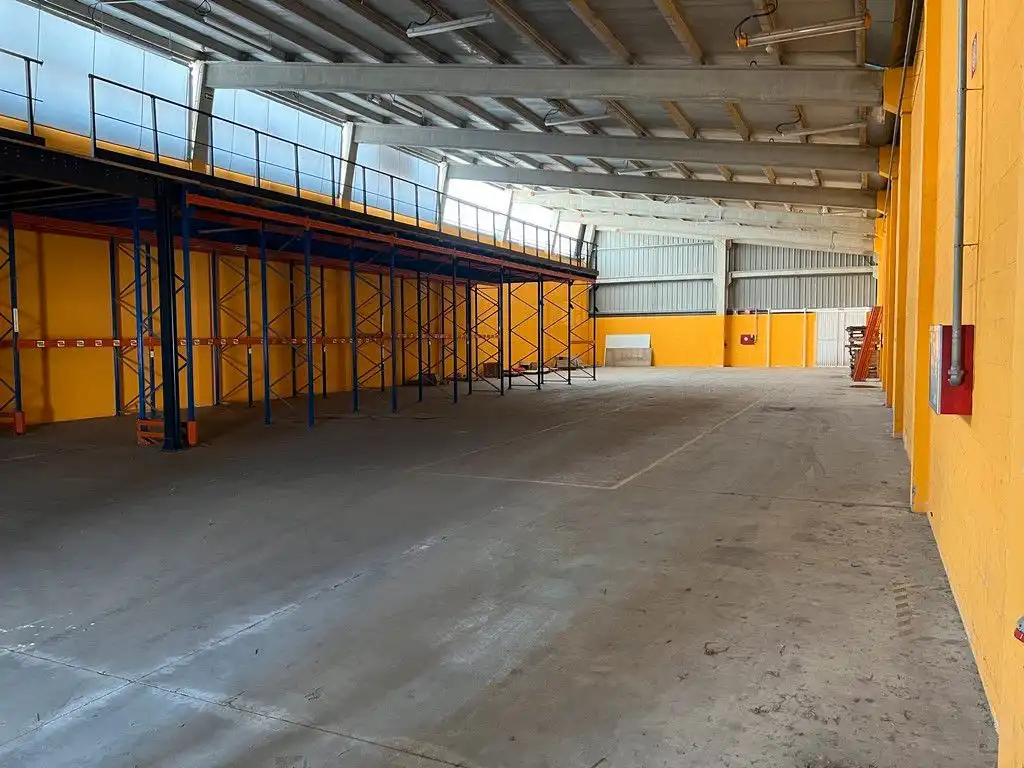 Nau industrial en venda en Santiago de Compostela 