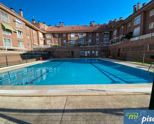 Swimming pool of Flat for sale in Valladolid Capital  with Heating, Parquet flooring and Storage room