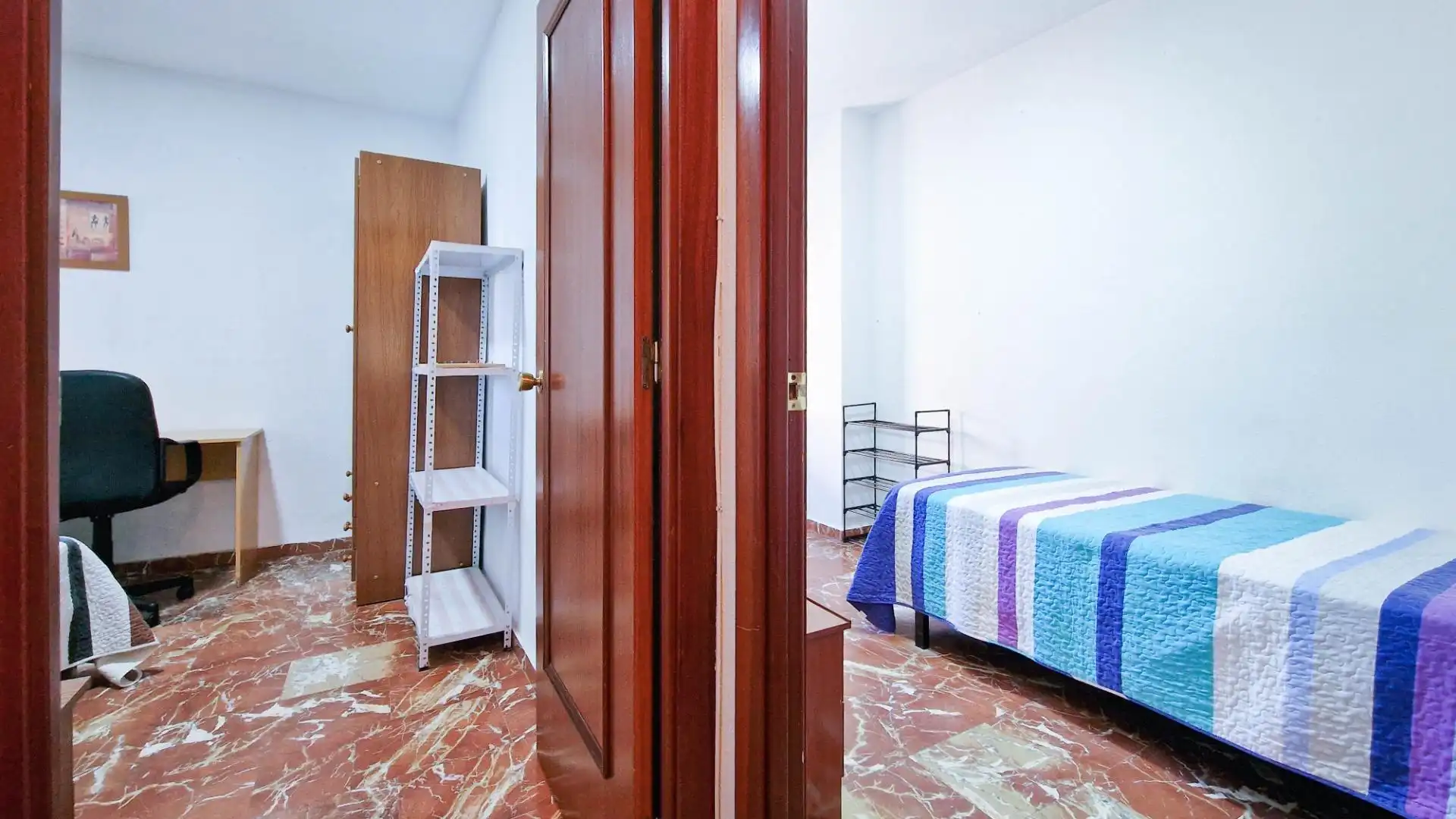 Schlafzimmer von Wohnung zur Miete in Badajoz mit Möbliert und Balkon