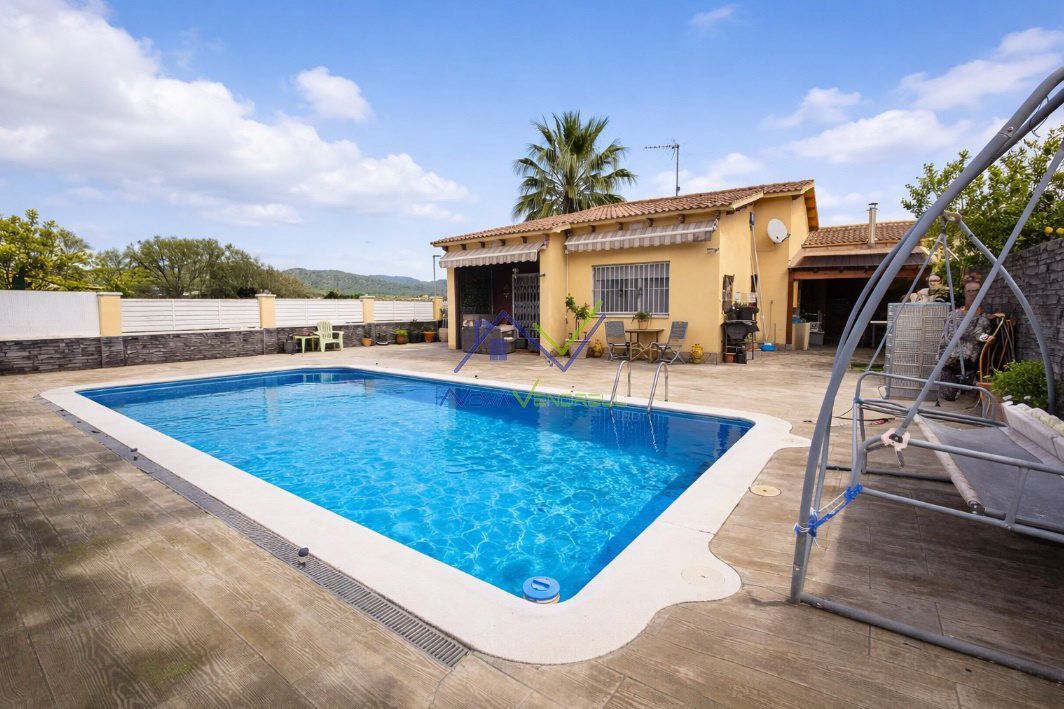 Piscina de Casa o chalet en venta en Llorenç del Penedès con Calefacción, Terraza y Trastero