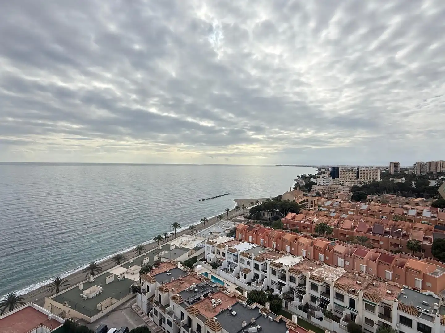Vista exterior de Piso en venta en Roquetas de Mar con Aire acondicionado, Calefacción y Piscina comunitaria