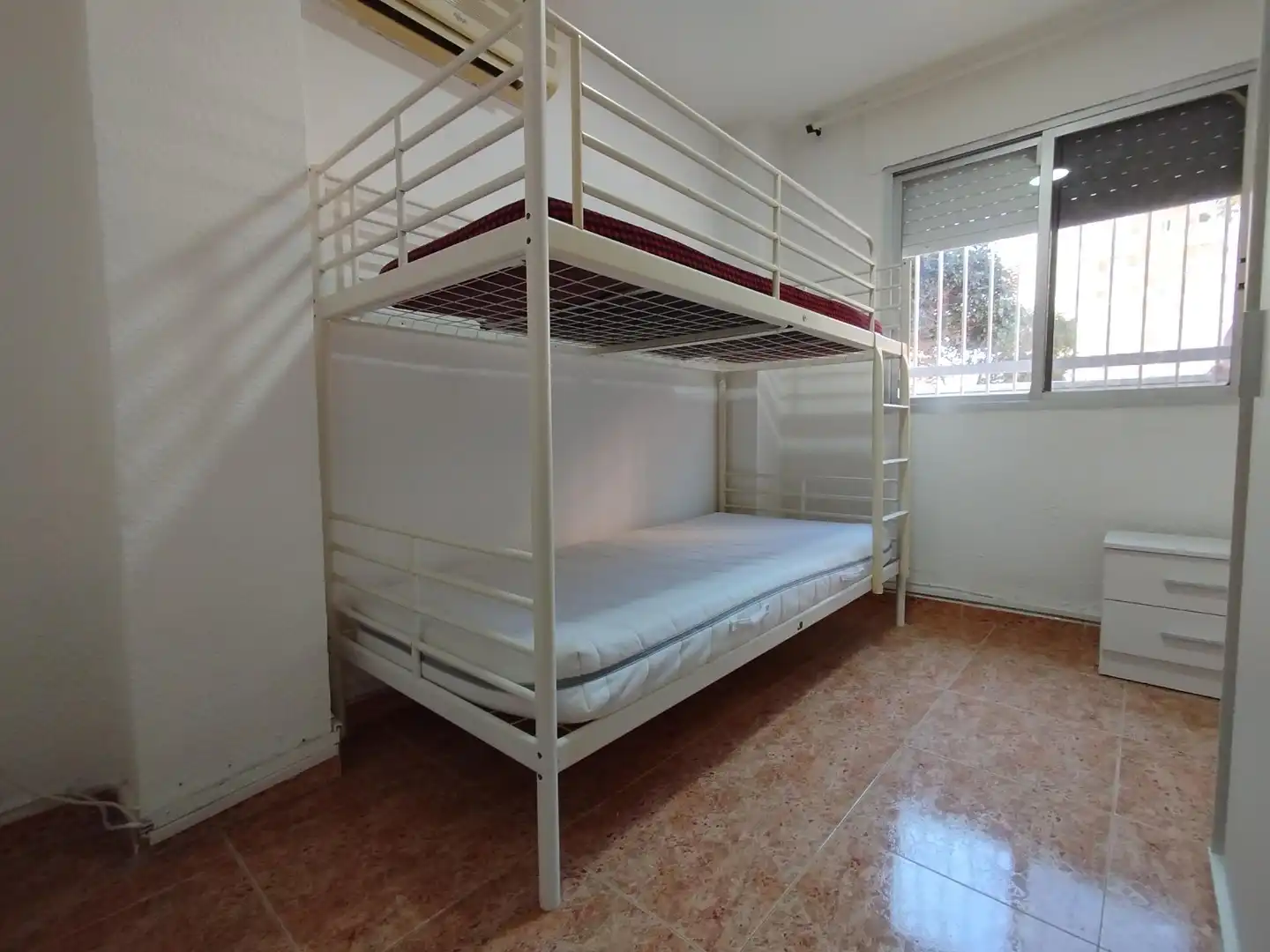 Habitación de Piso en venta en Elda
