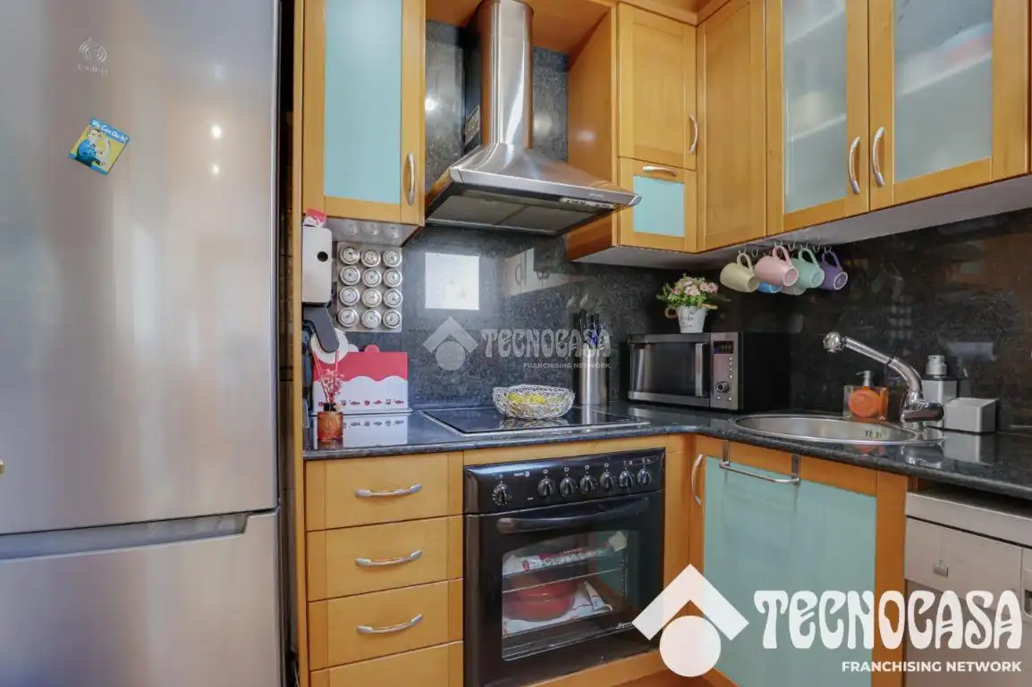Cocina de Piso en venta en Barcelona con Aire acondicionado