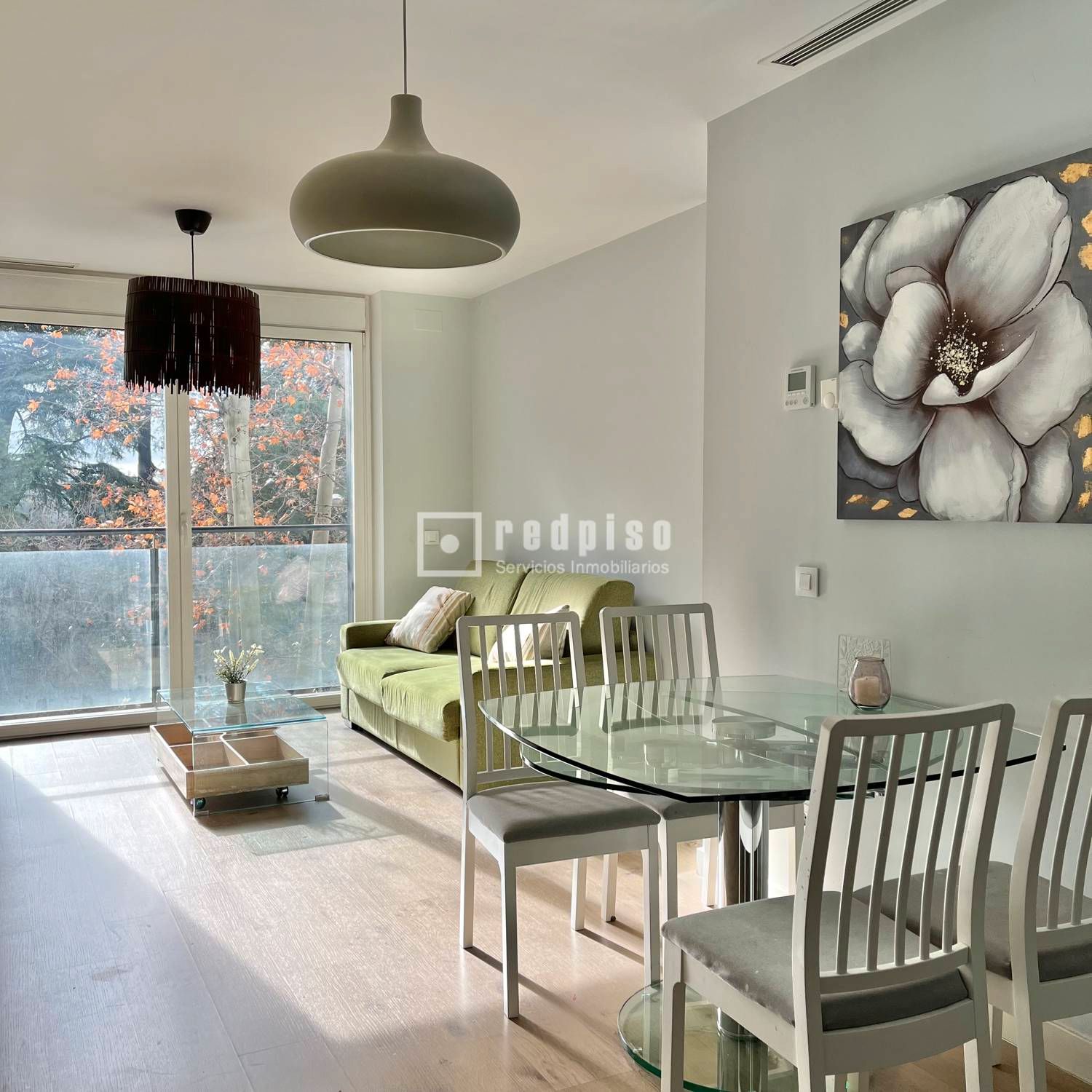 Living room of Flat for rent in  Madrid Capital  with Air Conditioner, Heating and Terrace