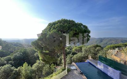 Vista exterior de Casa o xalet en venda en Lloret de Mar amb Calefacció, Jardí privat i Piscina