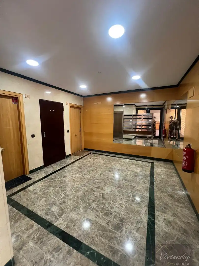 Flat for sale in Boadilla del Monte  with Air Conditioner, Heating and Alarm