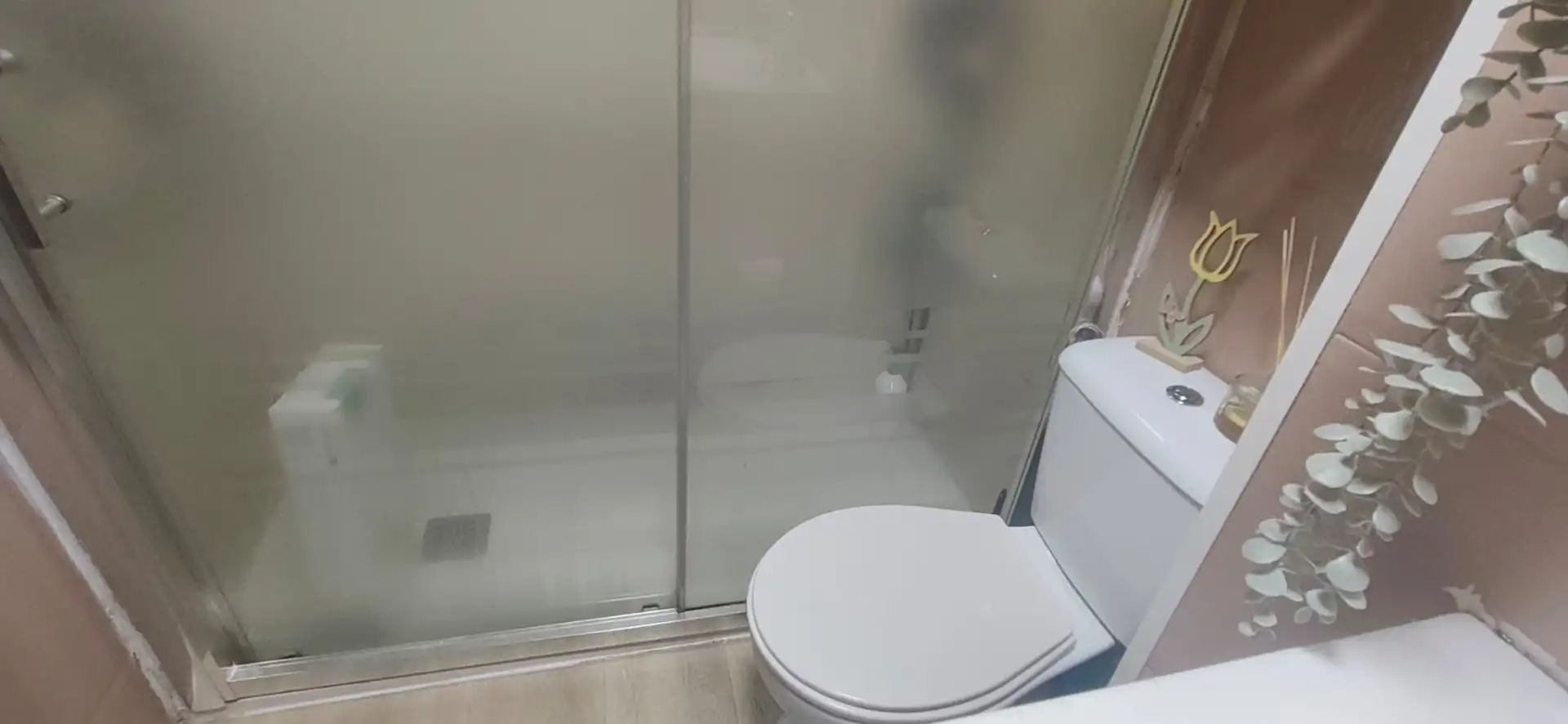 Bathroom of Flat for sale in Móstoles  with Air Conditioner, Heating and Parquet flooring