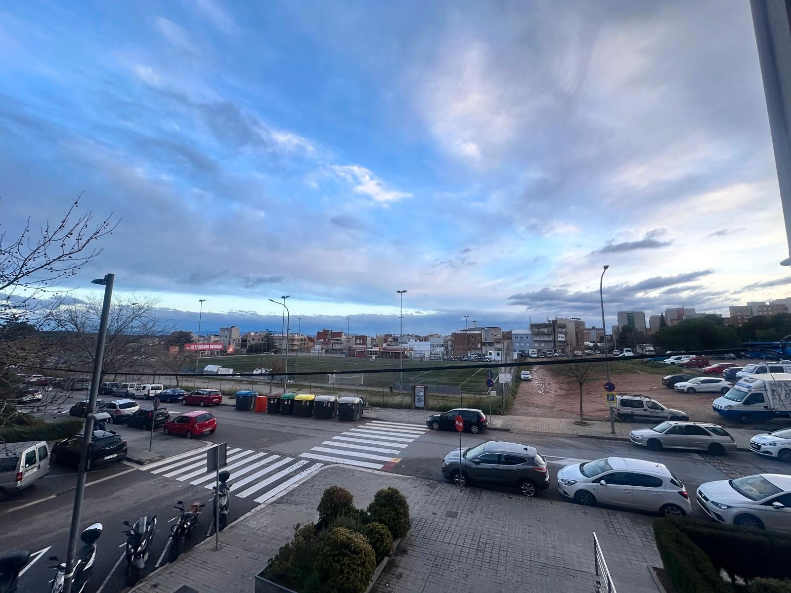 Exterior view of Duplex for sale in Sabadell  with Parquet flooring, Storage room and Oven