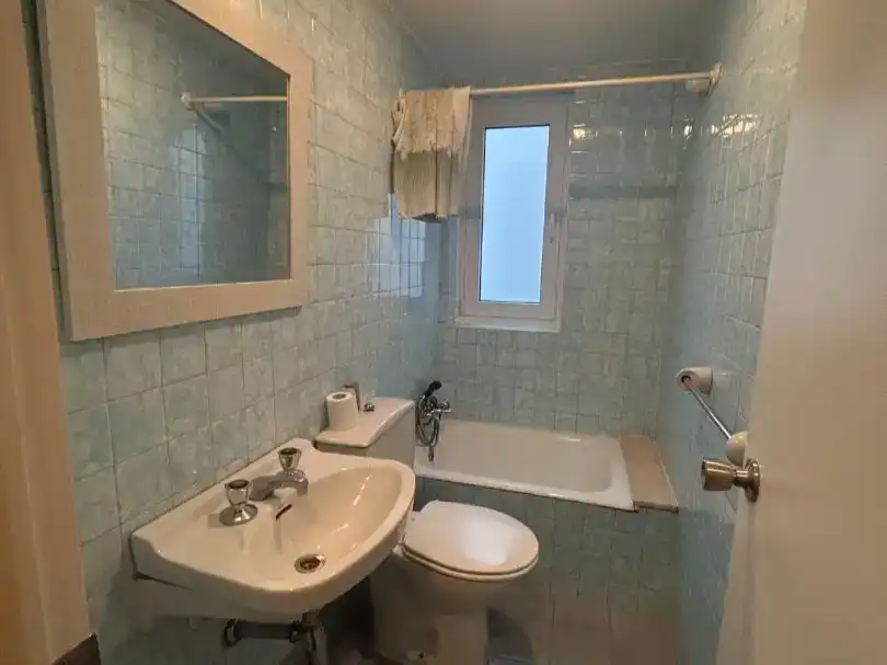 Badezimmer von Wohnung zur Miete in Lugo Capital mit Balkon