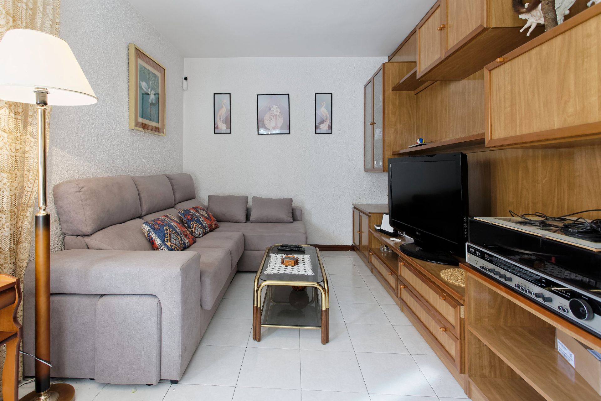 Sala d'estar de Pis en venda en L'Hospitalet de Llobregat amb Moblat