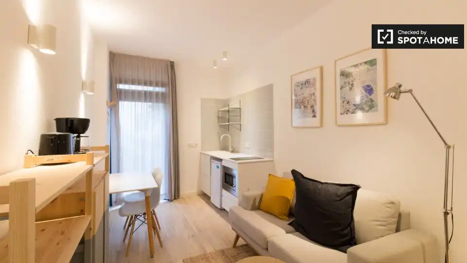Flat with terrace to rent in Gràcia, imagen 4