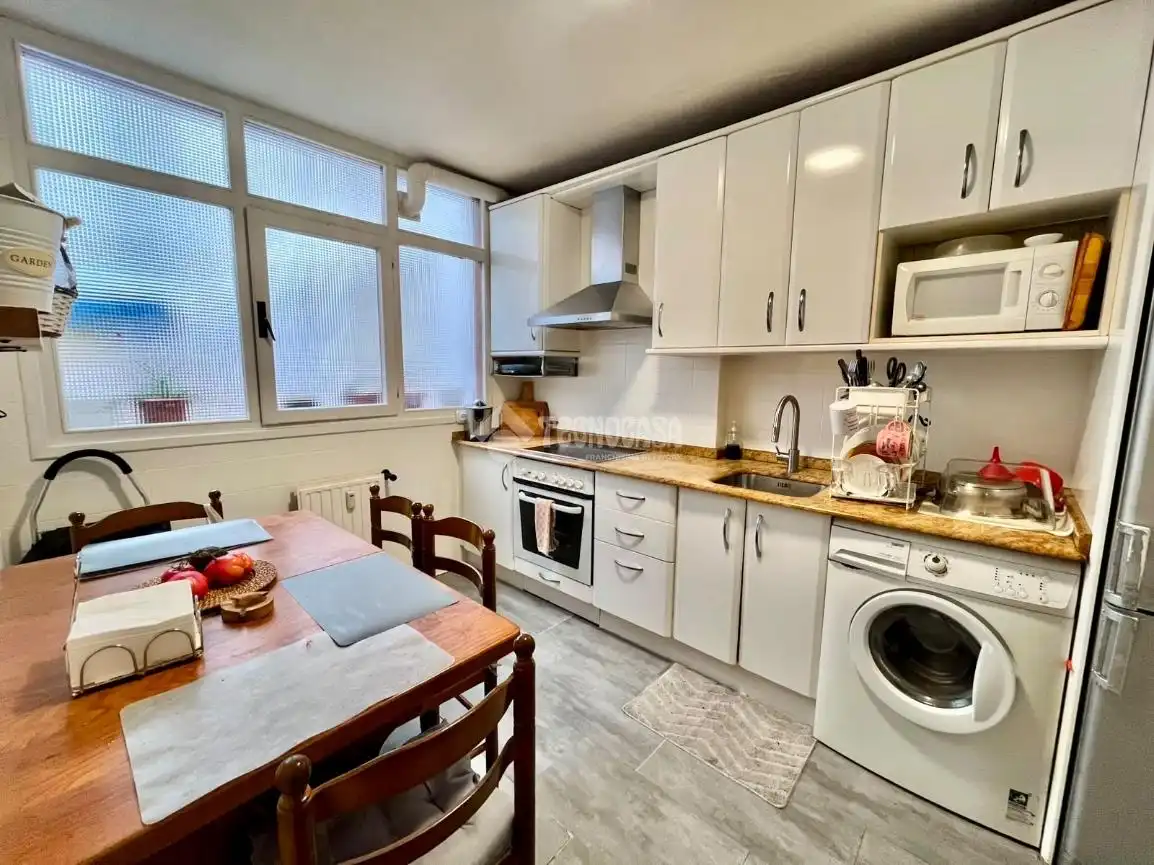 Cocina de Piso en venta en Santander con Calefacción