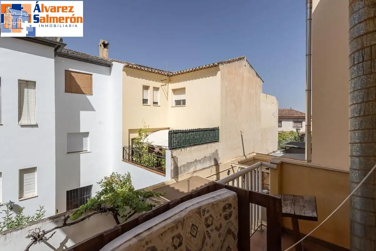 Vista exterior de Casa adosada en venta en Huétor Vega con Terraza