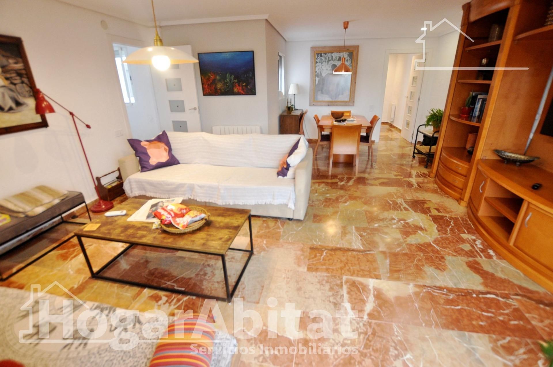 Living room of Flat for sale in  Valencia Capital  with Air Conditioner and Balcony