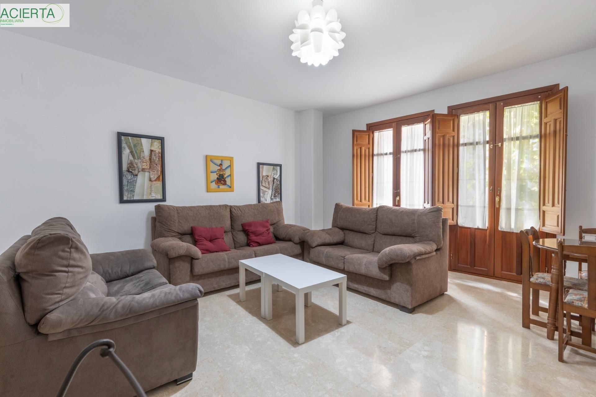 Living room of Flat for sale in  Granada Capital  with Heating and Balcony