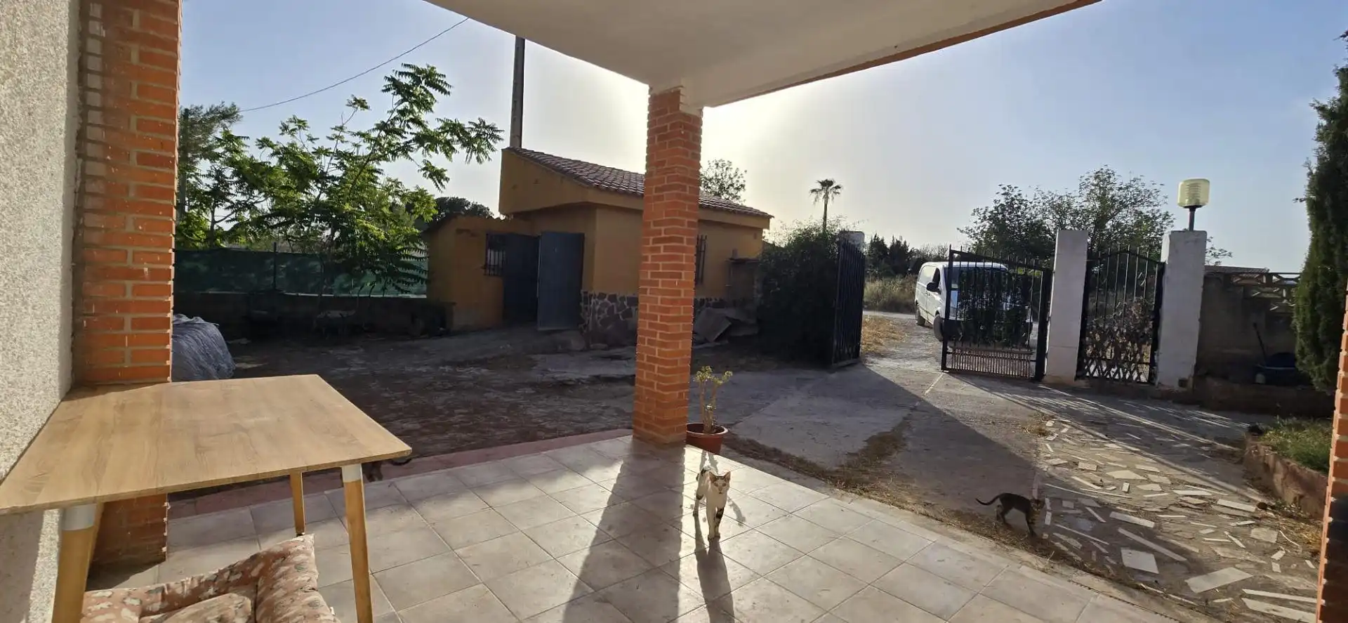 Vista exterior de Casa o xalet en venda en Llíria amb Terrassa i Piscina comunitària