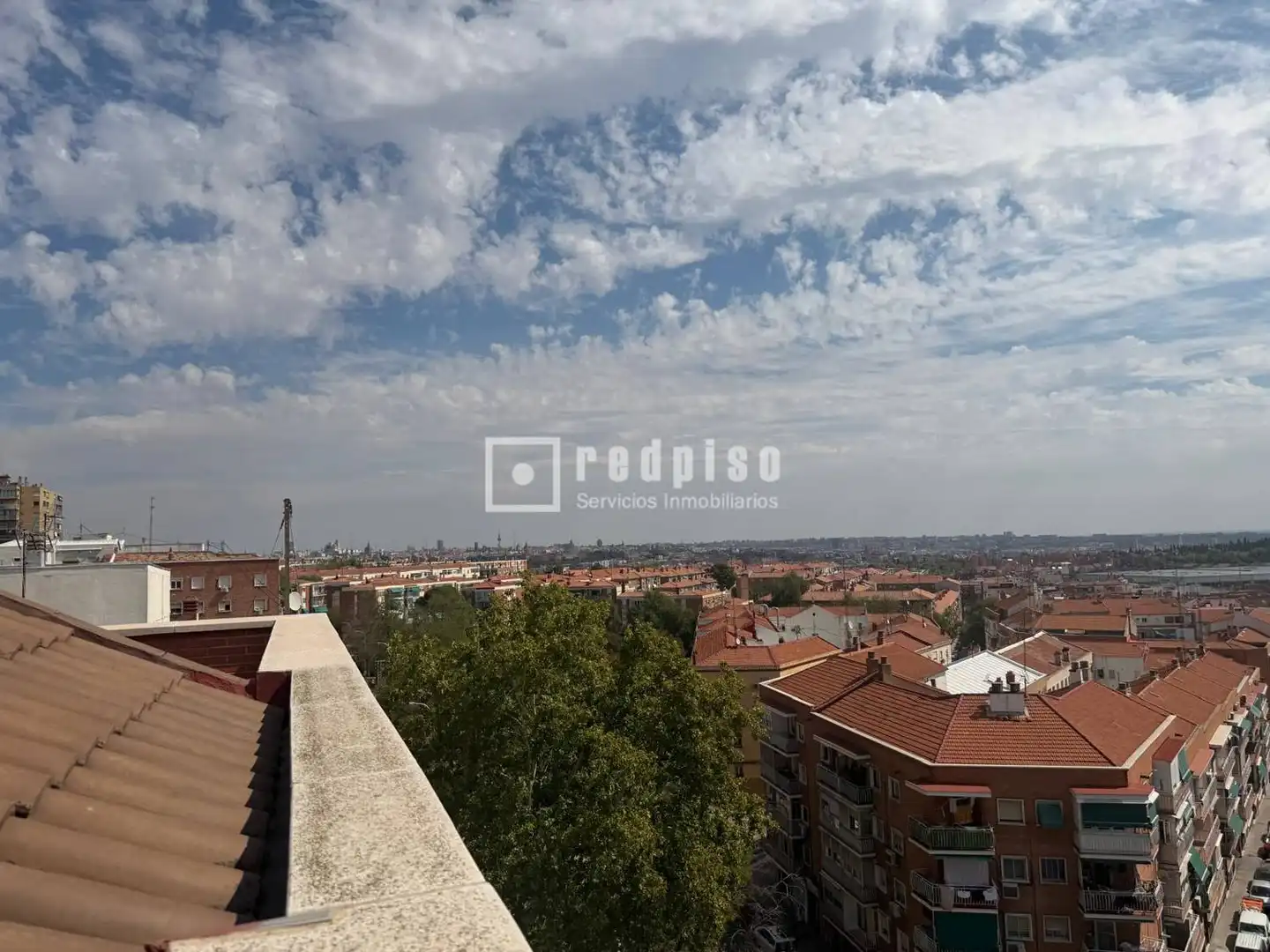 Vista exterior de Àtic en venda en Latina