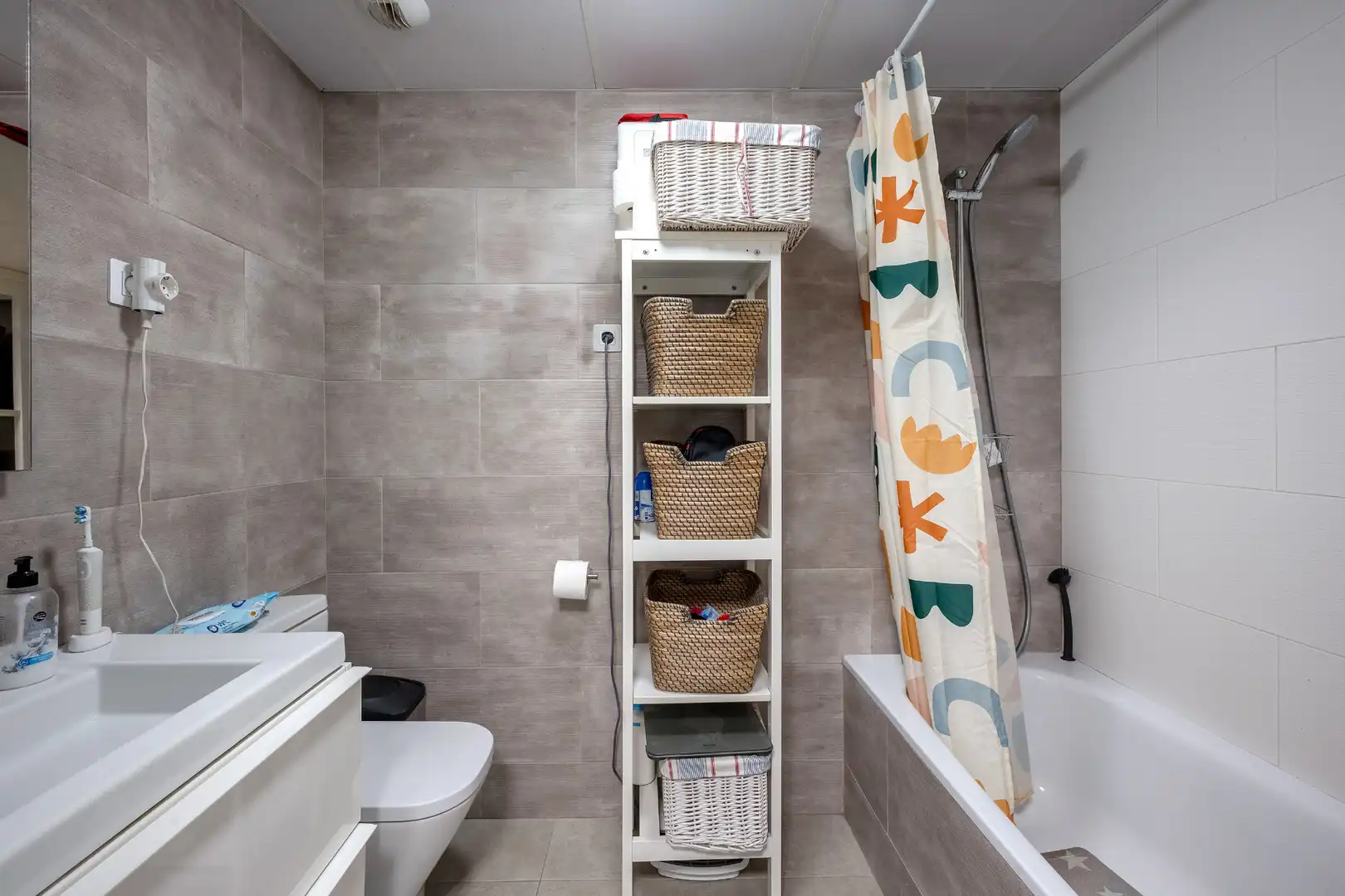 Baño de Ático en venta en Sant Adrià de Besòs con Aire acondicionado, Calefacción y Parquet