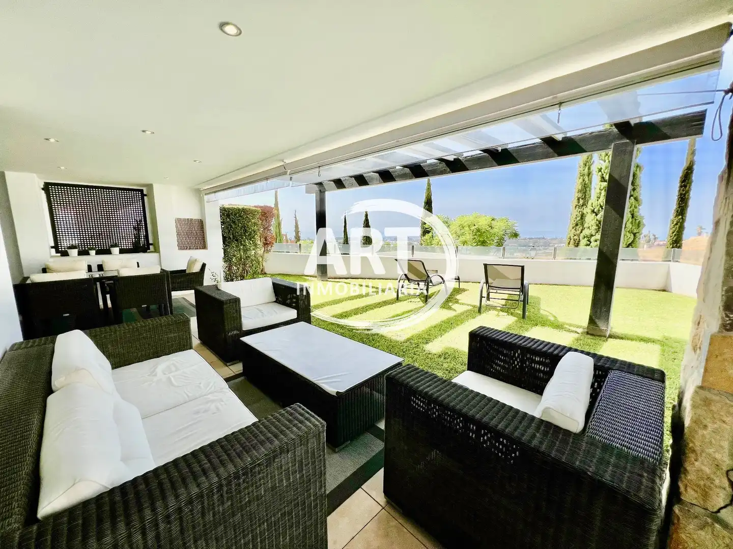 Terrassa de Apartament en venda en Benahavís amb Aire condicionat, Calefacció i Jardí privat