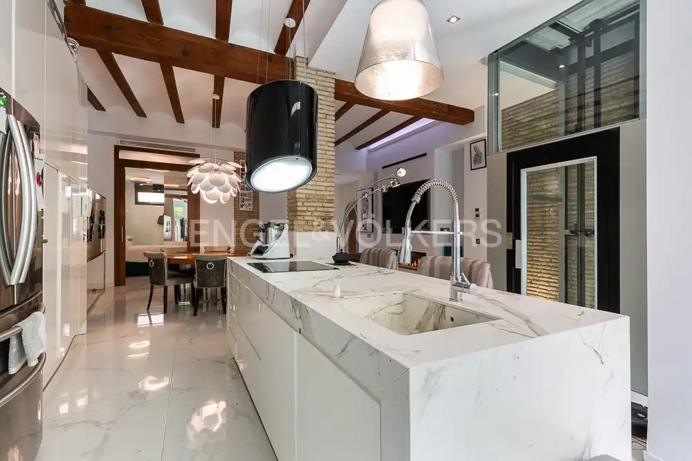 Cuina de Apartament de lloguer en Valencia amb Aire condicionat, Calefacció i Terrassa
