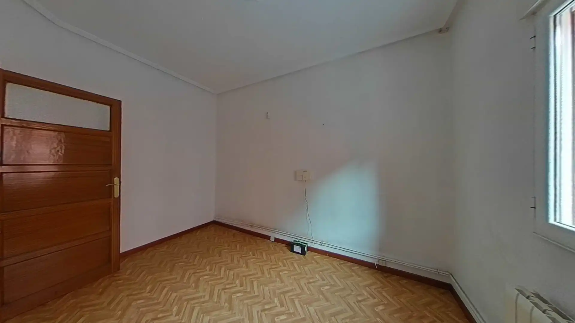 Piso en venta en Burgos con Parquet