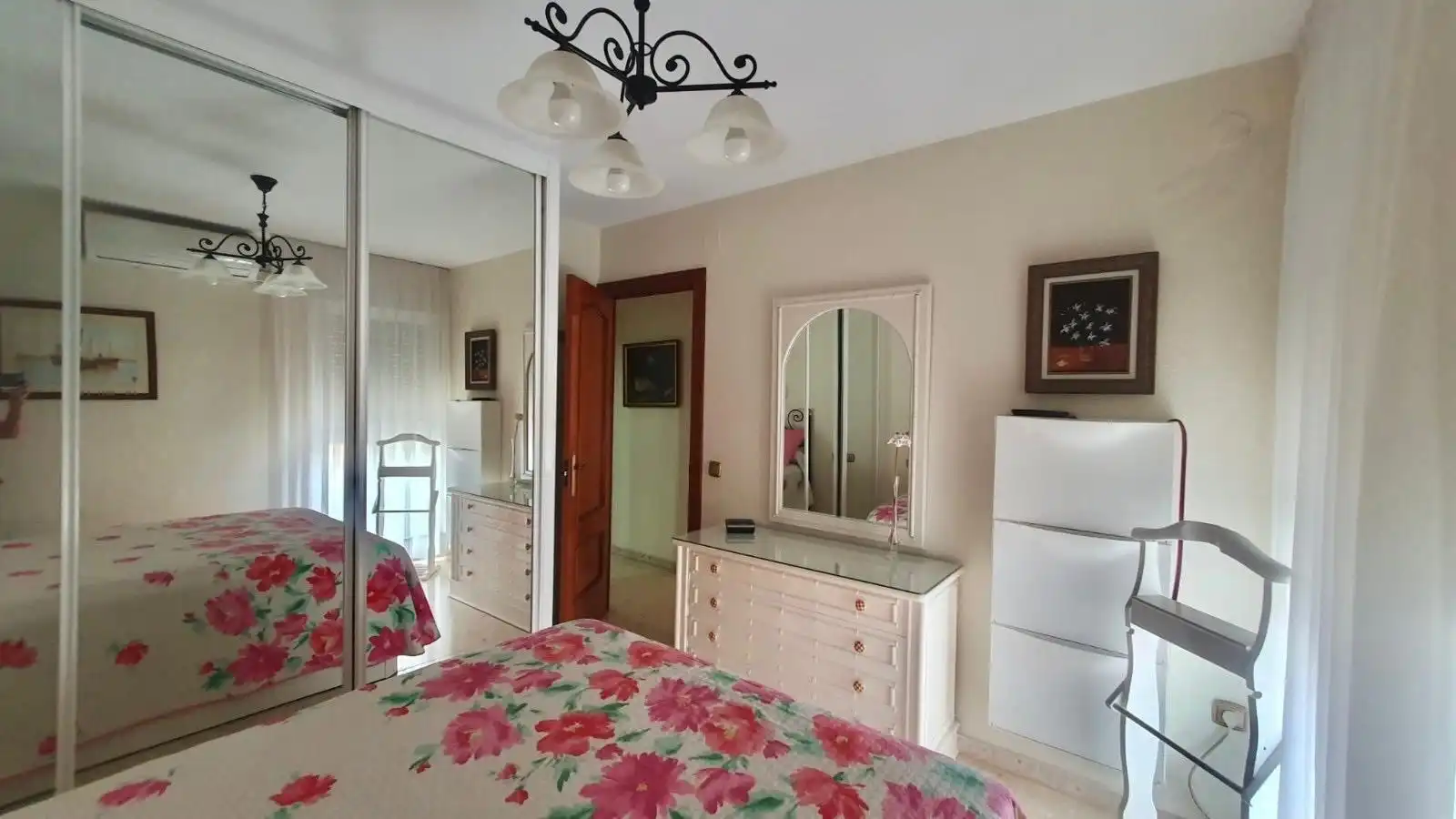Habitación de Piso en venta en Málaga con Aire acondicionado y Calefacción