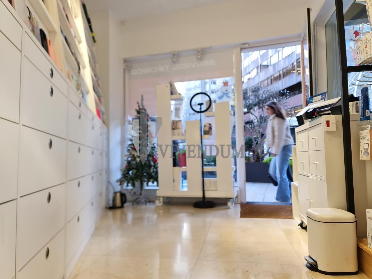 Local de lloguer a Centro - Areal, Centro Urbano