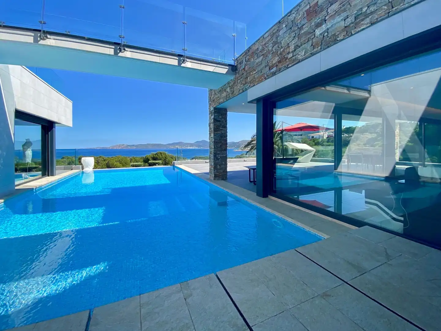 Swimming pool of Houses for sale in Llançà  with Air Conditioner, Heating and Terrace
