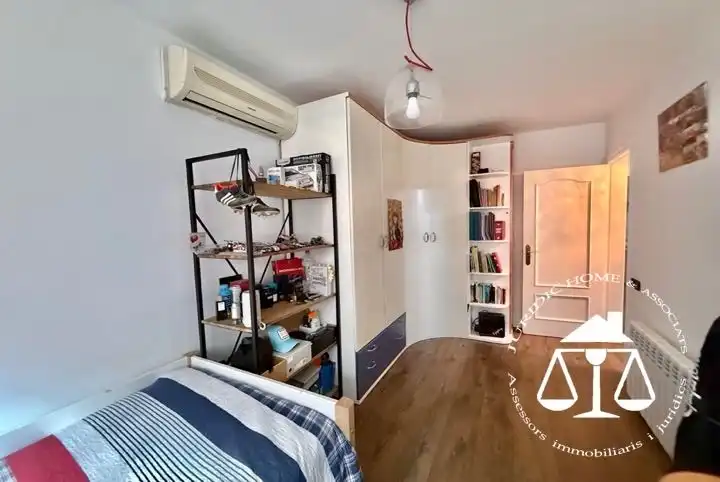 Dormitori de Casa o xalet en venda en Sant Boi de Llobregat amb Aire condicionat, Calefacció i Jardí privat