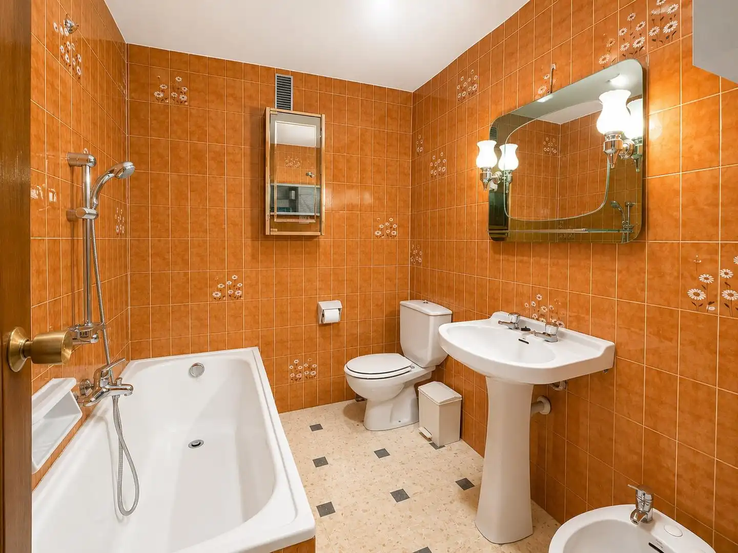 Bathroom of Flat for sale in Granada