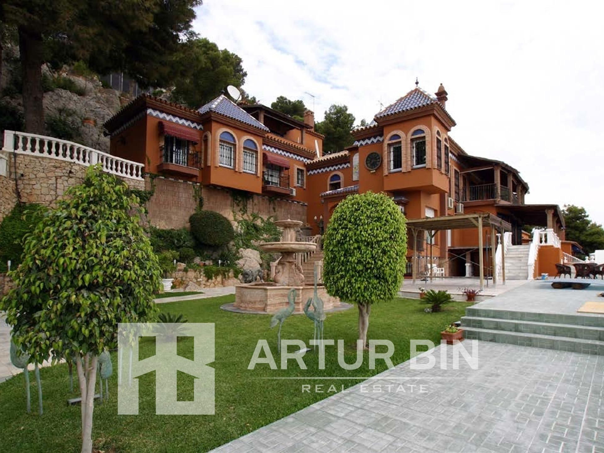 House or chalet for sale in Pinares de San Antón
