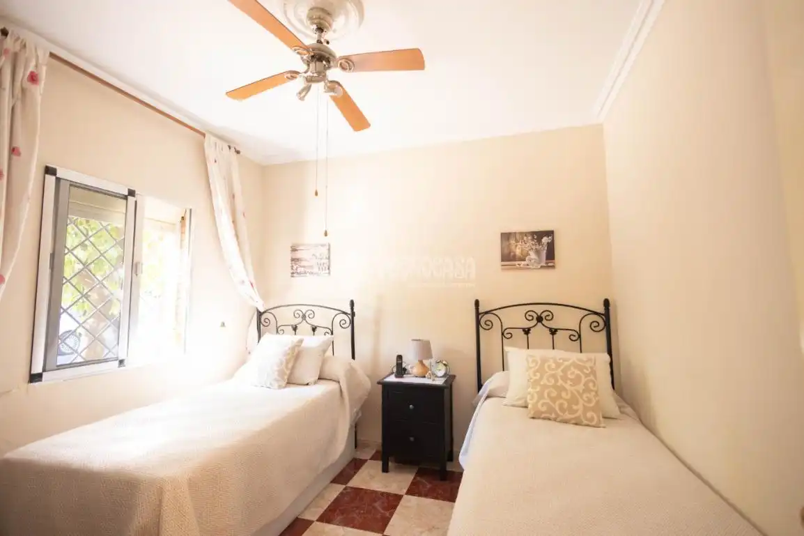 Dormitori de Casa adosada en venda en Bellavista - La Palmera