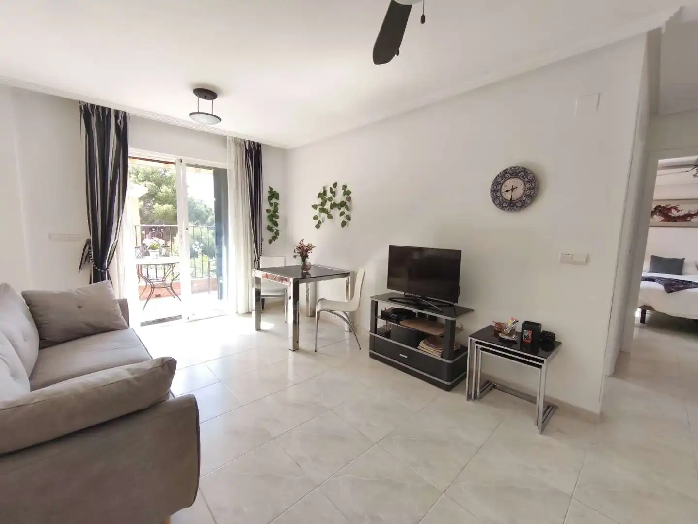 Wohnzimmer von Wohnungen zum Verkauf in Orihuela mit Klimaanlage, Heizung und Schwimmbad