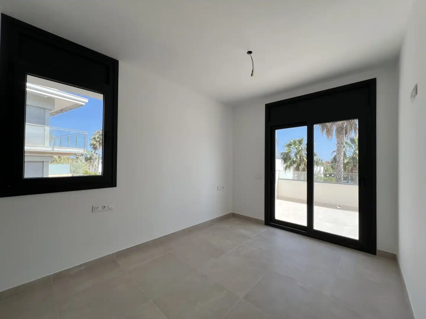 Schlafzimmer von Einfamilien-Reihenhaus zum Verkauf in Altafulla mit Klimaanlage, Heizung und Terrasse