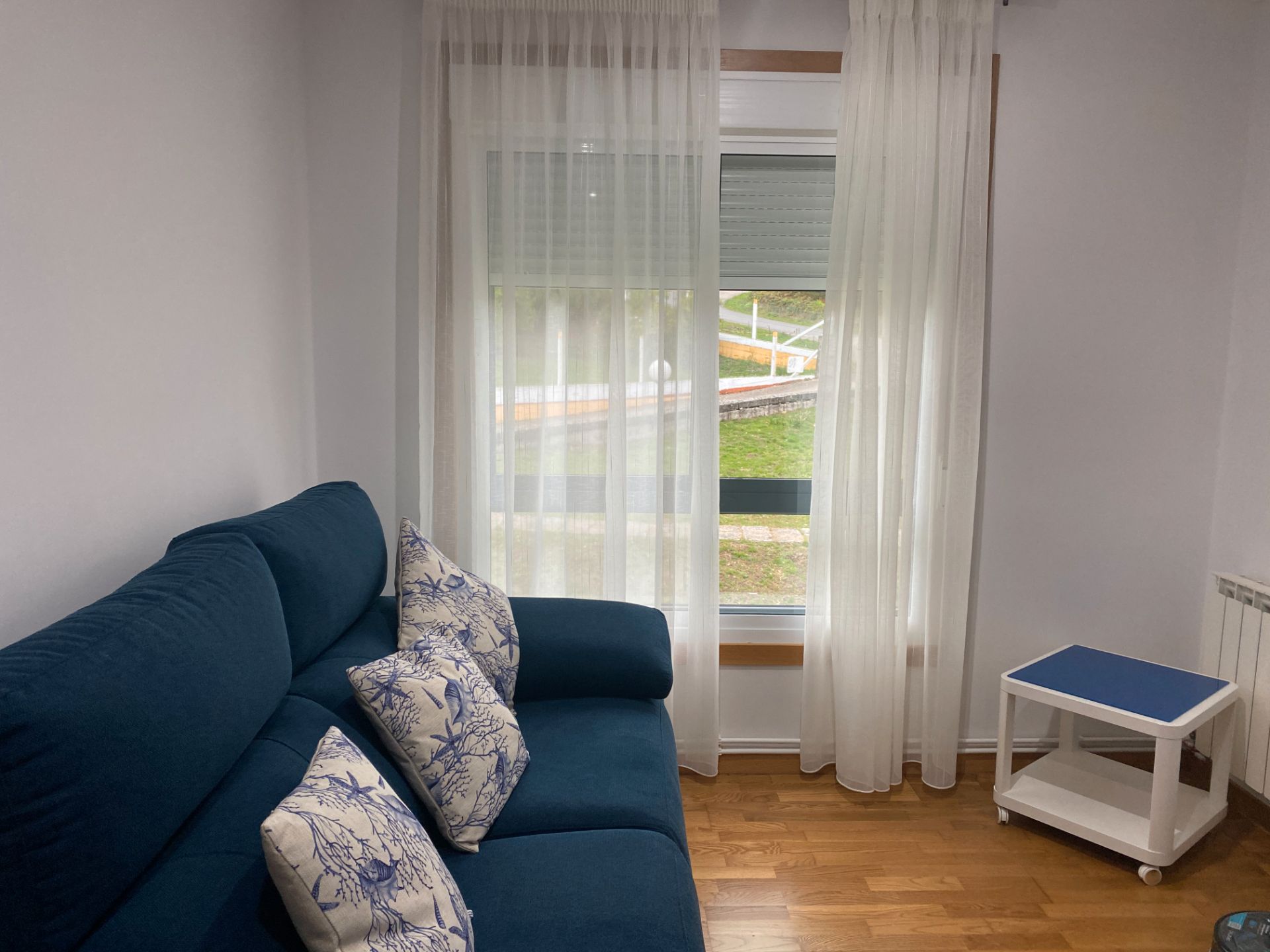 Dormitori de Apartament en venda en A Cañiza   amb Calefacció, Traster i Moblat