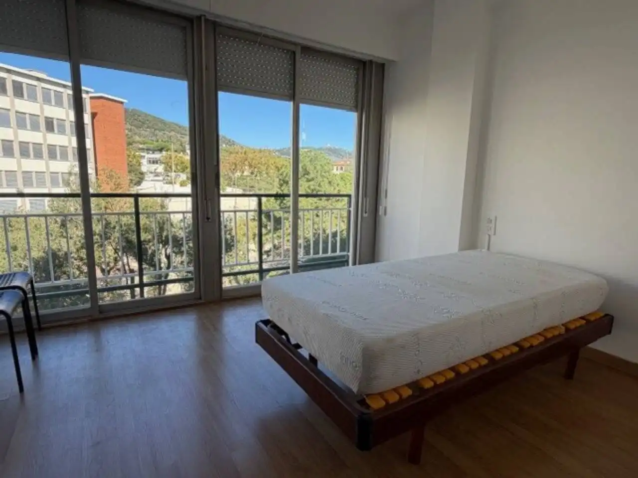 Dormitori de Pis de lloguer en Barcelona amb Aire condicionat, Parquet i Moblat