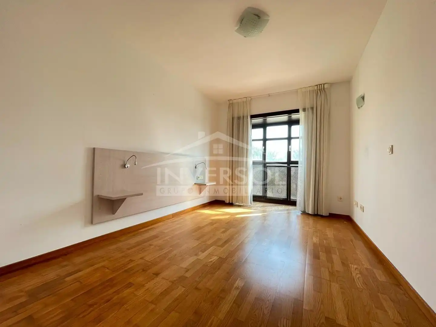 Sala de estar de Piso en venta en El Ejido con Terraza, Horno y Balcón