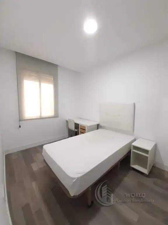 Habitación de Piso de alquiler en Madrid con Calefacción, Amueblado y Horno