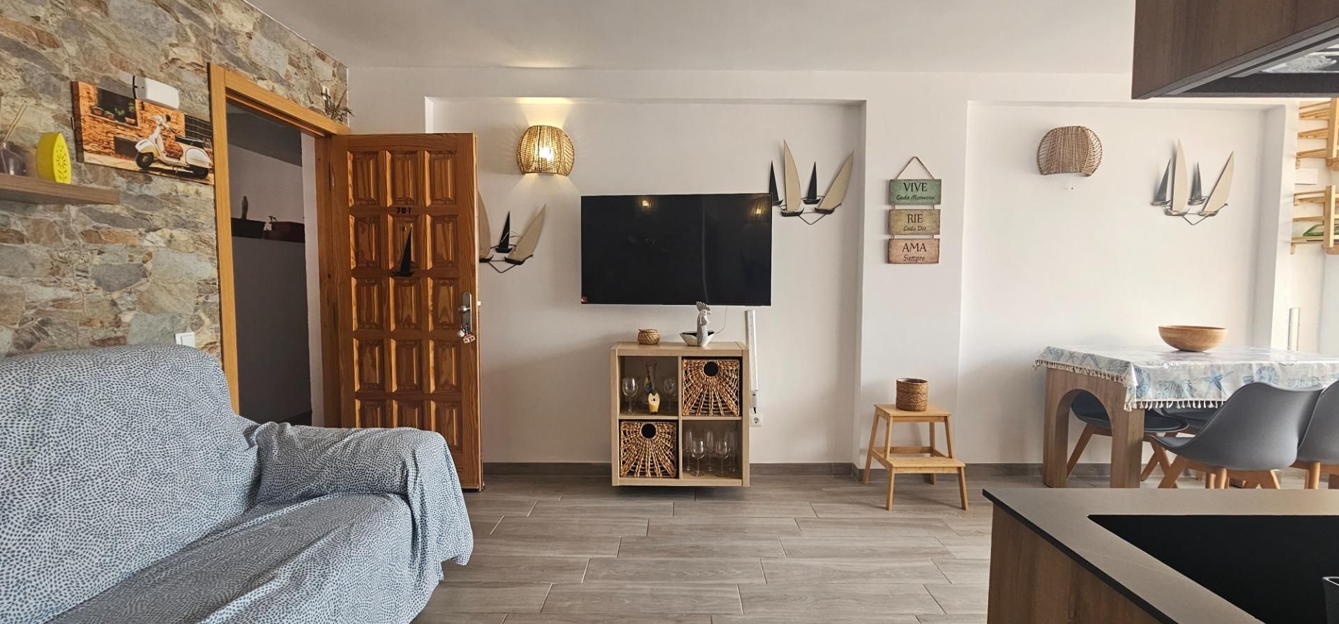 Sala de estar de Apartamento de alquiler en Arona con Terraza, Amueblado y Piscina comunitaria