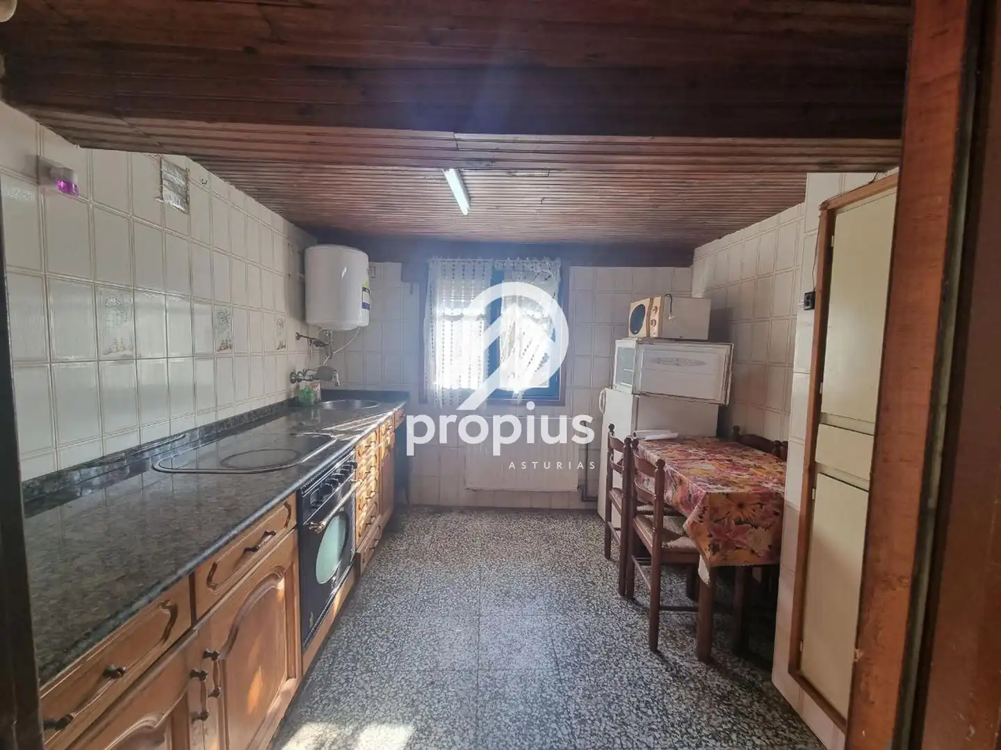 Cocina de Casa o chalet en venta en Parres con Jardín privado
