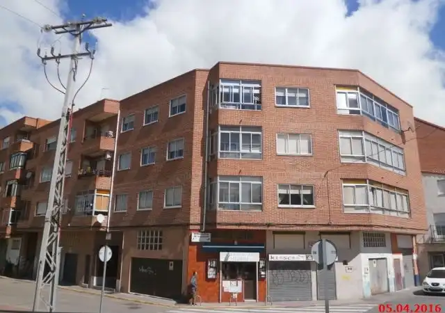 Vista exterior de Piso en venta en Medina del Campo, Valladolid