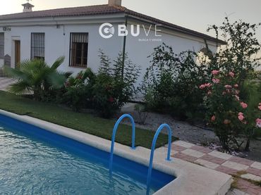 Chalet con piscina en venta en ENCINAS REALES